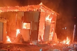 Incendio consumió una casa y un galpón