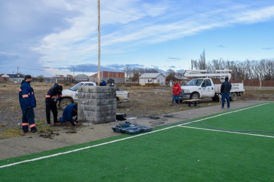 Cambio de luminaria y mantenimiento en plazas y espacios deportivos