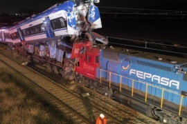 Chile: Dos muertos y varios heridos en choque frontal de trenes