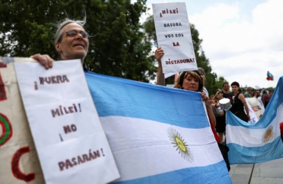 Cientos de manifestantes rechazaron la presencia de Milei en Alemania