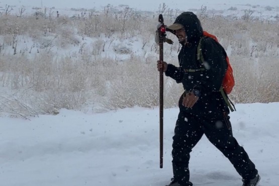 Integrantes de pueblos originarios cruzan Chubut en medio del temporal