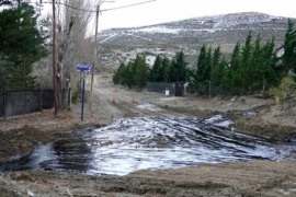 Municipalidad de Comodoro Rivadavia colabora en el derrame de crudo