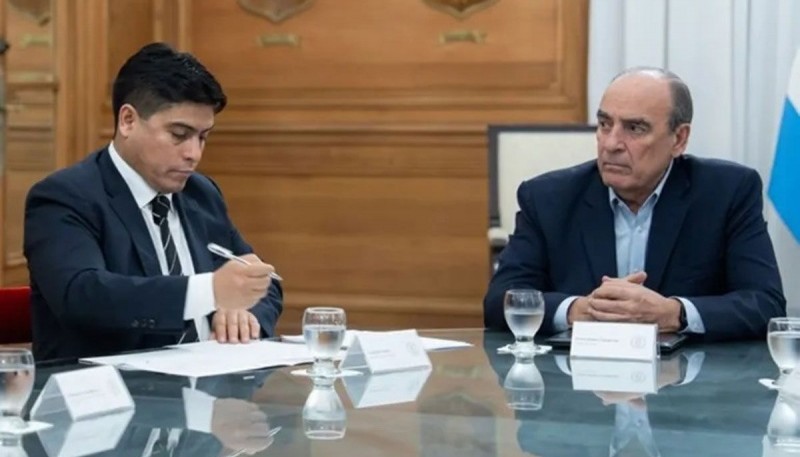 Encuentro entre el gobernador Claudio Vidal y el jefe de gabinete Guillermo Francos.
