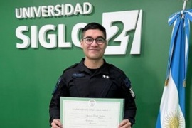 Policía de Santa Cruz cuenta con un nuevo licenciado en abogacía