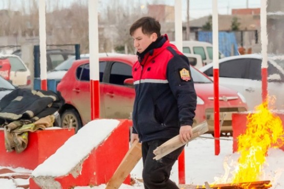 Práctica de Manejo y Uso de Extintores Portátiles para la Seguridad contra Incendios