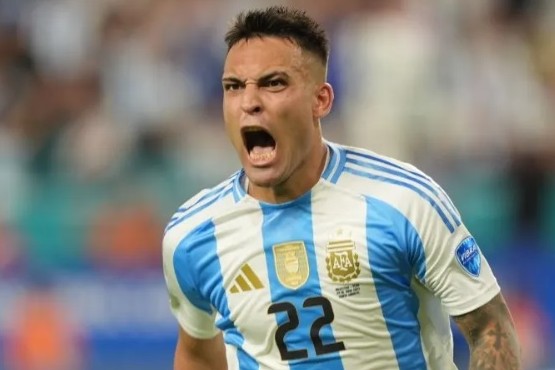 La Selección Argentina superó 2 a 0 a Perú y avanzó a los cuartos de final 