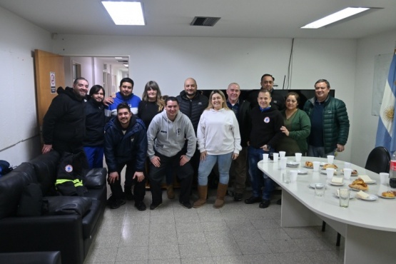 Reconocen a trabajadores protagonistas de rescates a varados