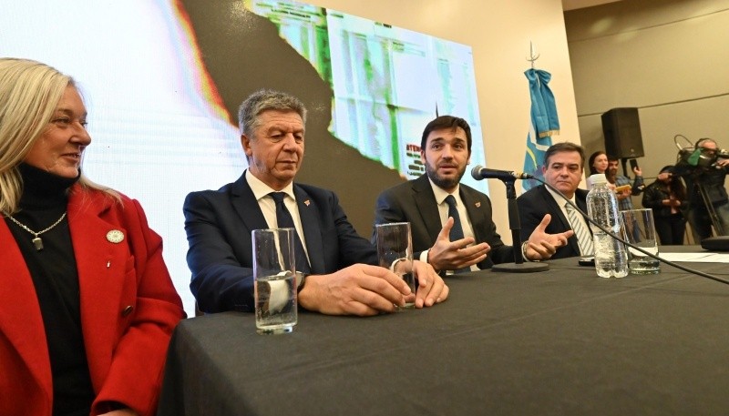 Ignacio Torres, gobernador de Chubut, encabezó la presentación del proyecto del nuevo Código Electoral Provincial.