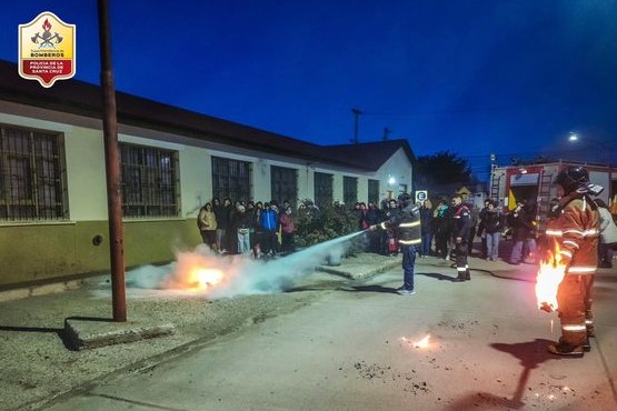 Bomberos continúa capacitando a establecimientos educativos 