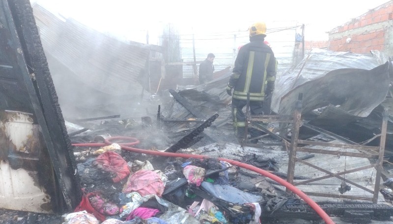 Un hombre hospitalizado tras incendio de vivienda