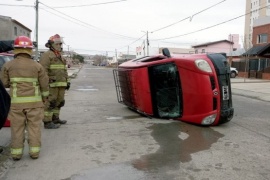 Un hombre resultó herido tras volcar