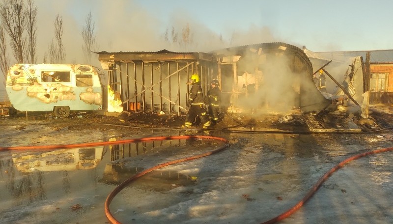 Importante incendio sobre vivienda en zona de chacras