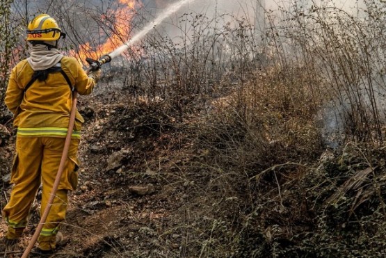 Preocupación: el fuego ya consumió unas 3.500 hectáreas en el cerro Champaquí