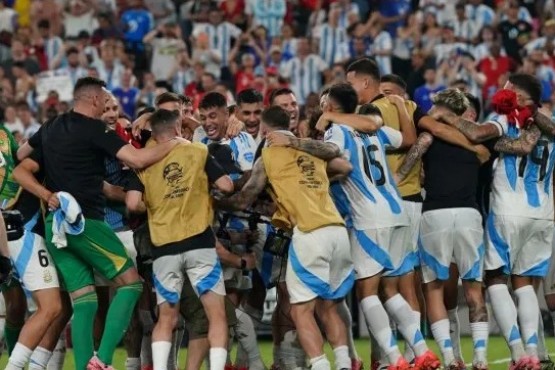 Un bicampeón de América podría ser nuevo compañero del Dibu en Aston Villa