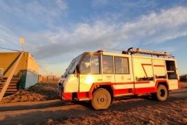 Ráfagas de viento provocaron caídas de postes en Río Gallegos