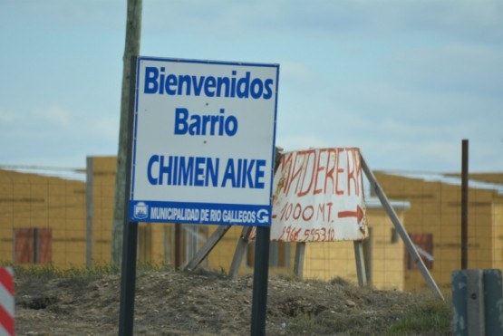 Adrián Aguilar: “Solicitamos que arreglen las calles para poder caminar”