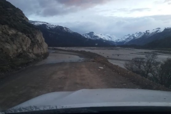 Tránsito restringido hacia Lago Del Desierto por el estado de la Ruta N°41