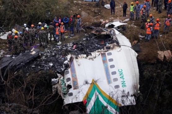 Se estrelló un avión y murieron 18 personas