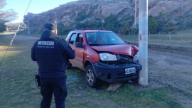 Policía recupera un auto robado