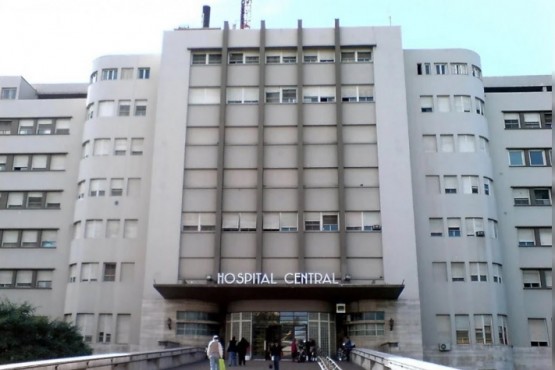 El Gobierno de Mendoza oficializó el cobro a extranjeros que se atiendan en hospitales públicos