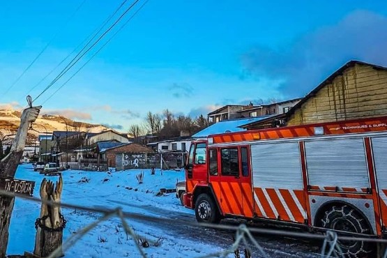 Bomberos sofocaron incendio sobre una carpintería 