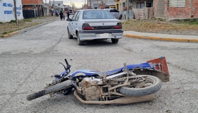 Un hombre y una mujer hospitalizados tras choque 