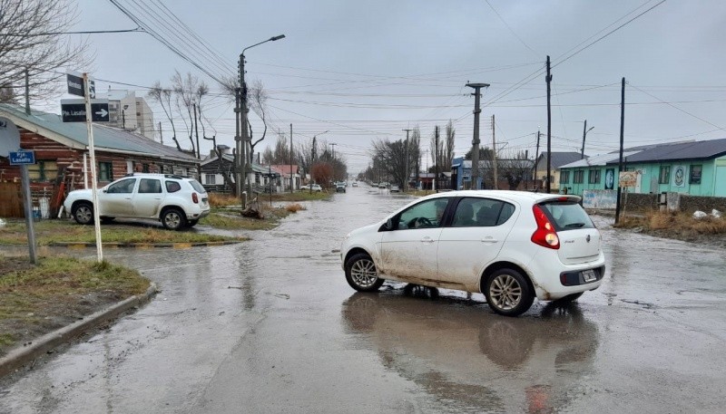 Intensa lluvia cae sobre Río Gallegos.