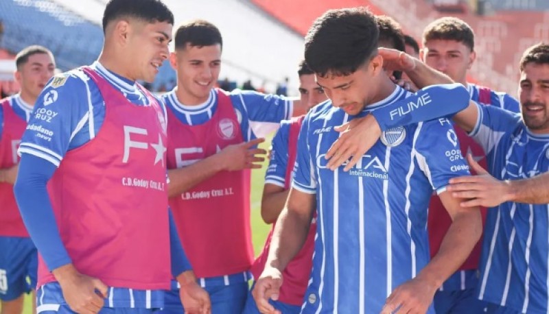 Godoy Cruz le ganó a Argentinos y alcanzó puestos de Copa Sudamericana