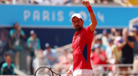 Djokovic le ganó un partidazo a Alcaraz y se quedó con la medalla de oro