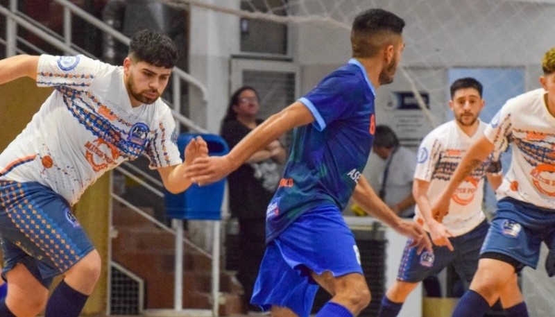 El equipo de Darian Romero enfrenta esta tarde al líder e invicto del grupo. (Foto: CAFS)