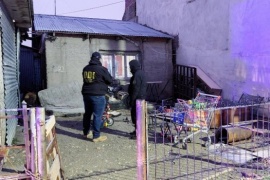 Dos menores aprehendidos por incendio intencional en un depósito