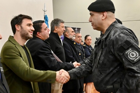 Torres participó de la ceremonia de graduación de los primeros 38 negociadores de la Policía