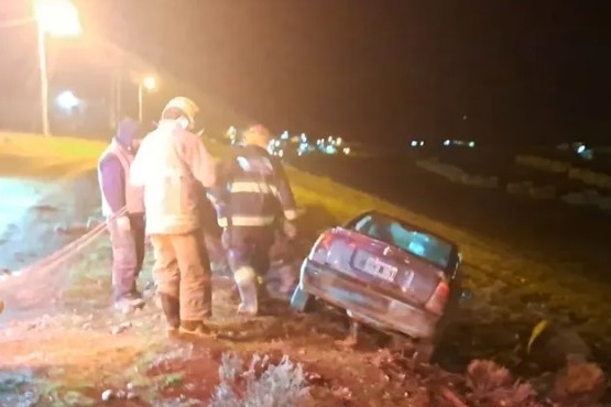 Perdió el control de su vehículo y desbarrancó