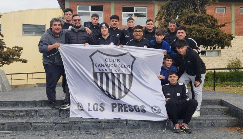 La delegación caletense, antes de viajar a Mendoza. (Foto: PD)