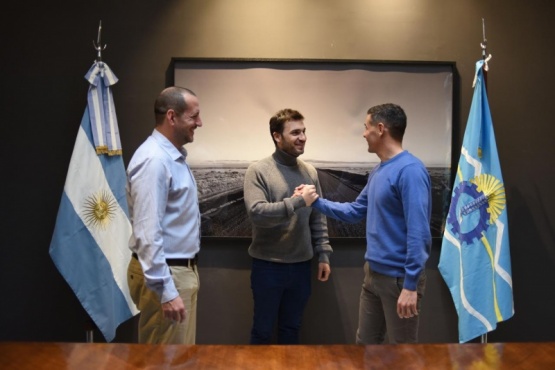 El gobernador Ignacio Torres destacó la figura de Martín Gómez.