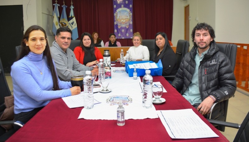 Concejales en la Comisión de Legislación General.