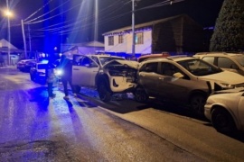 Detuvieron a funcionario judicial por chocar cuatro autos mientras conducía alcoholizado