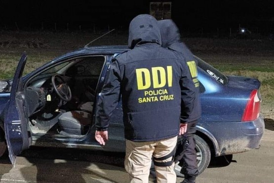 DDI secuestró droga y una camioneta por el delito de estafa, en un operativo de control vehicular en Tellier. (Alberto Quintanal)