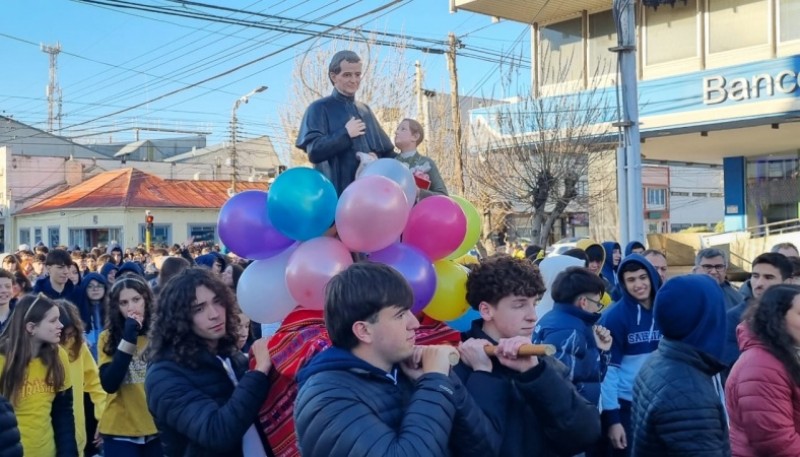 Procesión por Don Bosco. (JCC)