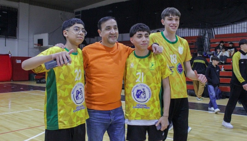 El intendente Pablo Grasso en la inauguración de la competencia de Handball.