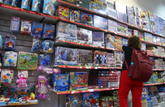 Día de la Niñez: la ventas de juegos y juguetes cayeron un 16%