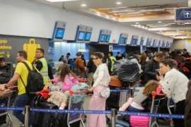 Aeronáuticos harán el lunes asambleas en Aeroparque y habrá demoras en los vuelos