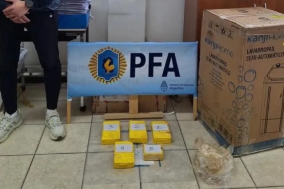 No era jabón en polvo: encuentran cocaína en un lavarropas