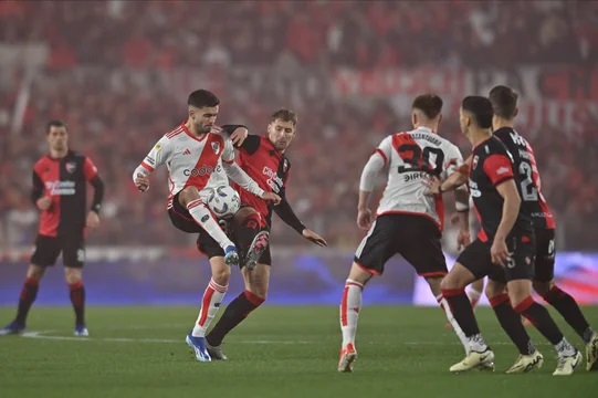 River igualó ante Newell´s y no pudo prenderse en la lucha del campeonato