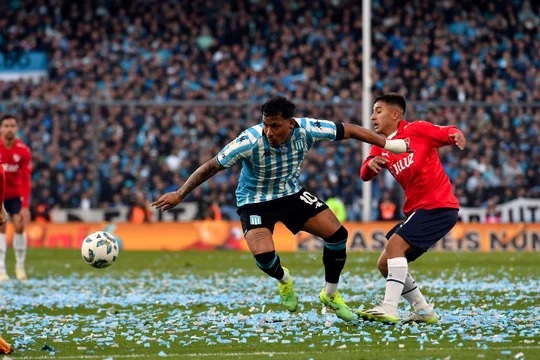 Racing empató en el clásico de Avellaneda ante Independiente y no pudo quedar como líder