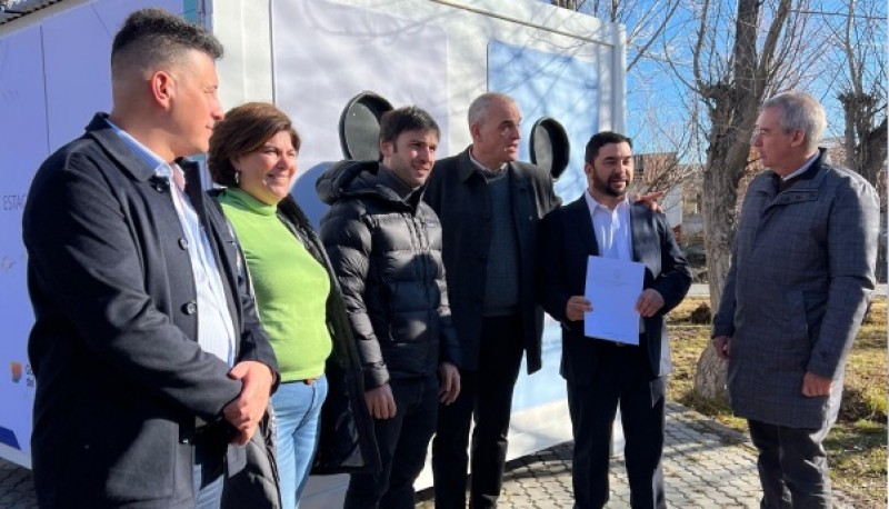 El gobernador chubutense Ignacio Torres en Río Mayo.