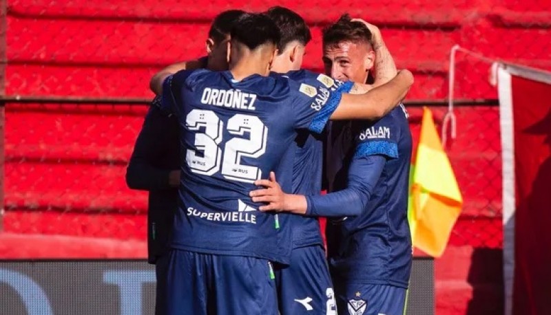 Los jugadores de Vélez festejan su triunfo (Foto: Prensa Vélez)