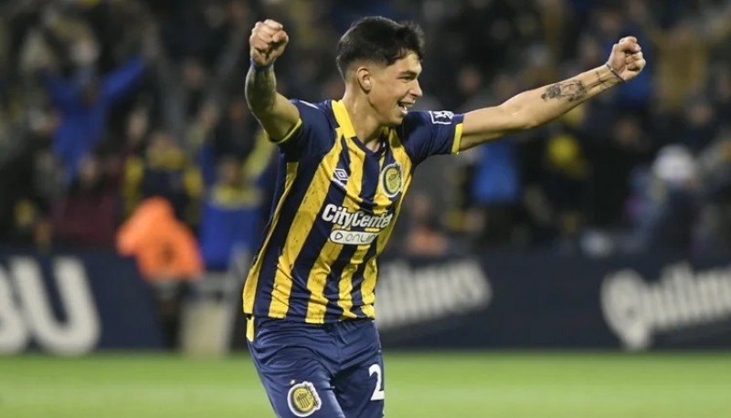 Juan Giménez festeja su primer gol en Primera, con el que le dio la victoria a su equipo. Foto: prensa Rosario Central.