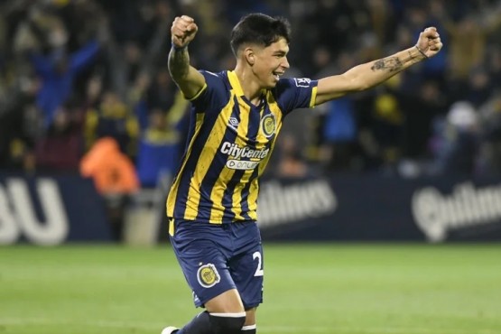 Juan Giménez festeja su primer gol en Primera, con el que le dio la victoria a su equipo. Foto: prensa Rosario Central.