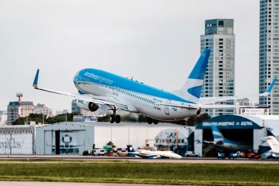 Por asambleas gremiales, Aerolíneas Argentinas reprograma vuelos internacionales y de cabotaje